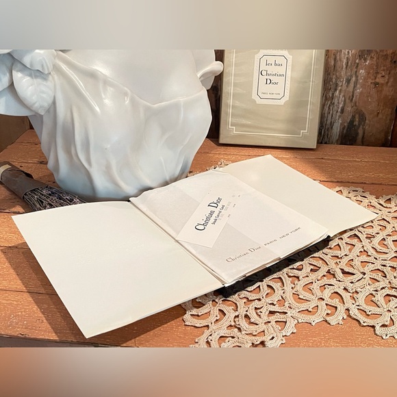 SOLD! PAIR Vintage Les Bas Christian Dior Stockings Desoie Sleek Beige Sz 10.5 - Picture 8 of 14